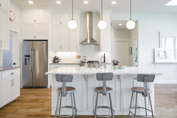 Riverdell Construction Modern Farmhouse kitchen (5)